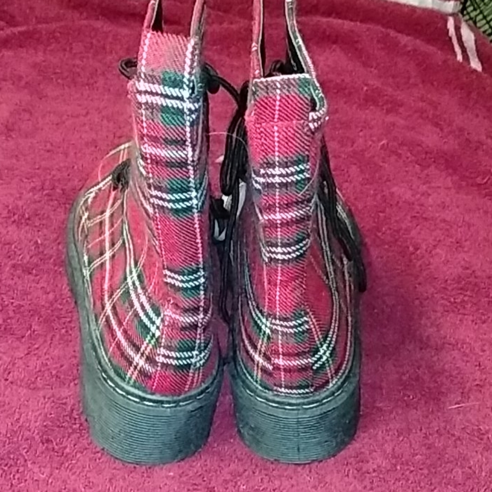 BRAND NEW UniLQdy RED PLAID COMBAT BOOTS - Picture 4 of 5